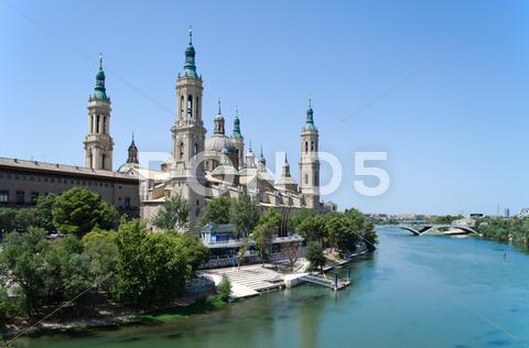 Stock photo of saragozza cathedral and ebro river