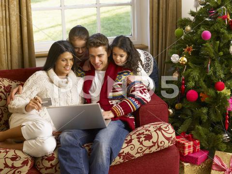 Hispanic Family Christmas Shopping Online