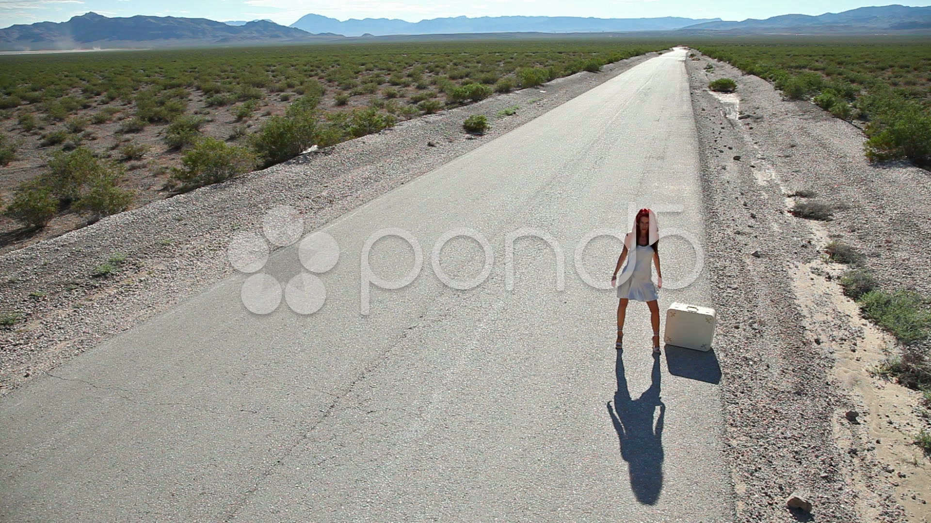 Sexy Leg Hitchhiker Desert Highway Stock Video 033826001 Hd Stock Footage