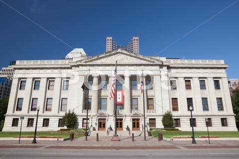 Stock photo of Ohio State House & Capitol Building in Columbus, OH.
